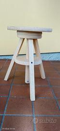 sgabello in legno 