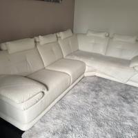 Divano in eco pelle bianco