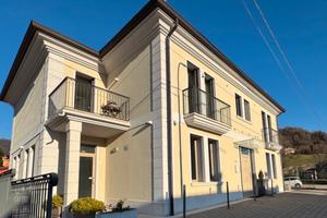 Locali