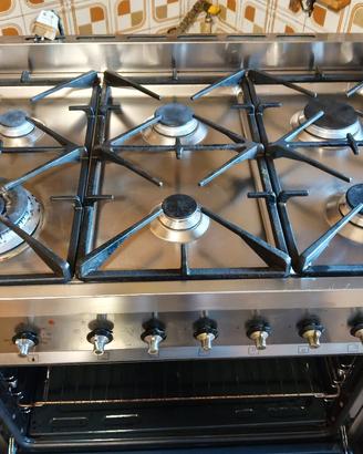 cucina 6 fuochi Smeg