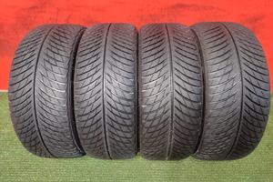 225 40 18 Gomme Invern 99% 2024 Michelin 225 40R18