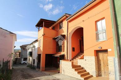 CASA SEMINDIPENDENTE A CAMPLI