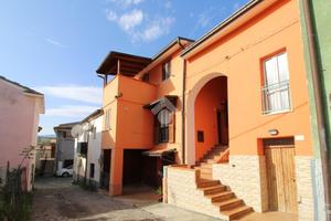 CASA SEMINDIPENDENTE A CAMPLI