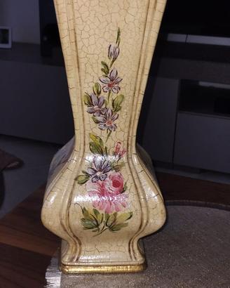 Vaso di fiori disponibile