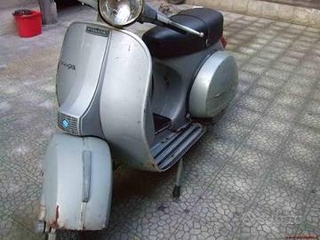 Vespa 125 senza frecce (foto indicative)
