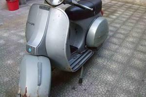 Vespa 125 senza frecce (foto indicative)