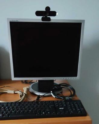 KIT PC Monitor + Tastiera + Webcam - 50€ - 