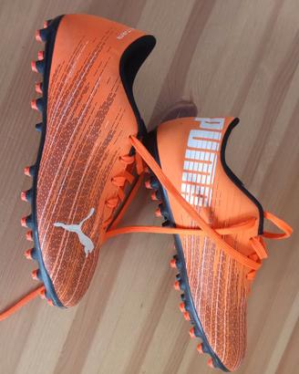 Scarpe da calcio marca PUMA