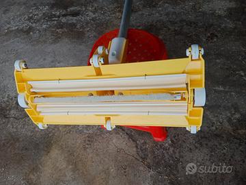 Scopa aspira fango per piscina 