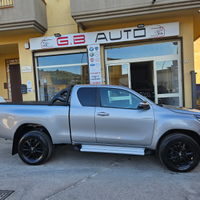 Toyota hilux 4 porte pick up anno 2021
