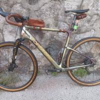 gravel carbonio Cannondale Topstone Lefty M full