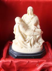 Statuina " La Pietà di Michelangelo "