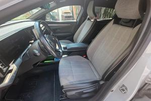 Renault megane E-tech 220cv