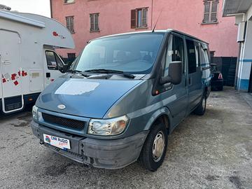 Ford transit 9 posti