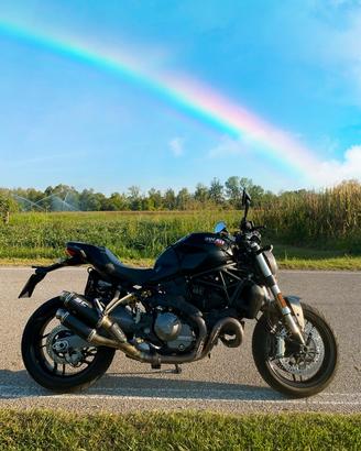 Ducati Monster 821