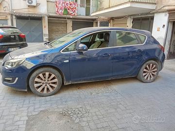 Opel Astra con problema elettrico 
