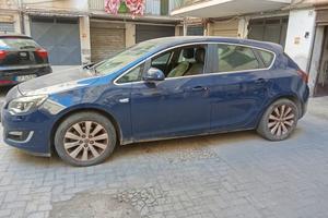 Opel Astra con problema elettrico 