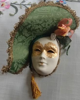 Maschera veneziana artigianale in cartapesta 