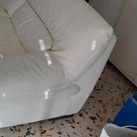 divani in pelle 3 posti e 2 posti Chateau d'Ax 