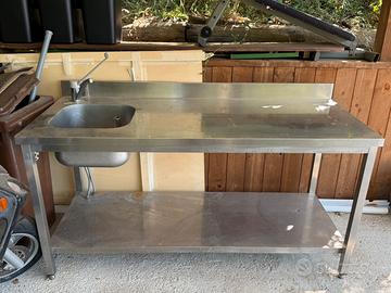Banco con lavello professionale