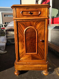 Coppia di comodini anni 40