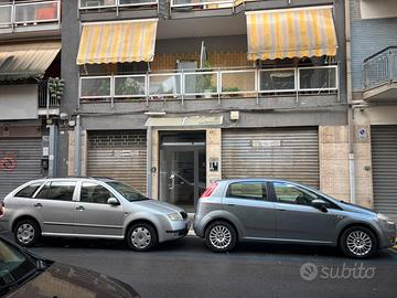 Ampio locale uso deposito 2 luci