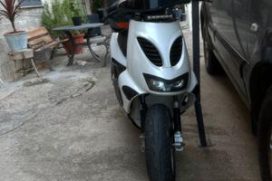 aprilia sr