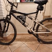 bicicletta montain bike