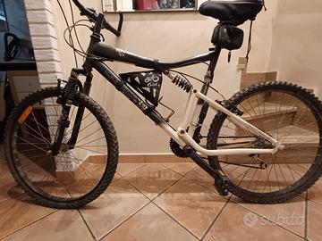 bicicletta montain bike