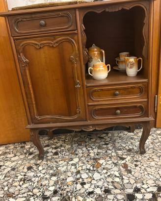 Mobiletto in legno
