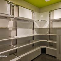 arredamento e scaffali  per attività commerciali