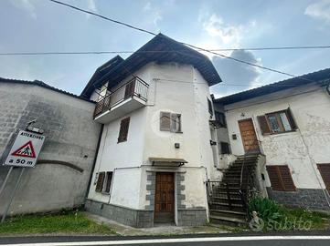 CASA SEMINDIPENDENTE A CUORGNÈ