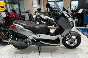 YAMAHA X-MAX 250