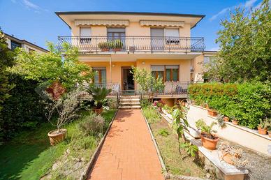 Appartamento Cecina [002I5VRG]