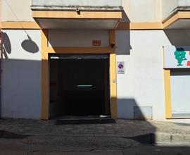 Ampio Locale Garage