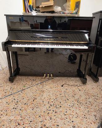 Pianoforte Yamaha U1 silent Yamaha con trasporto