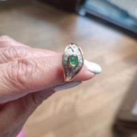 Anello smeraldo e brillantini