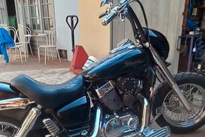 honda shadow black spirit 750