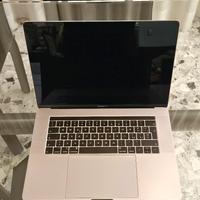 MacBook pro 2018 15 256GB SSD 16GB RAM 