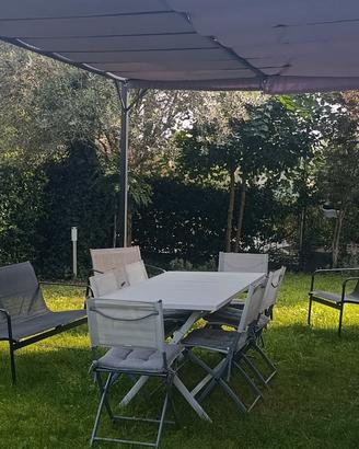 gazebo con telo,tavolo con sei sedie, panca e polt
