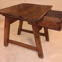 Tavolino antico, inizio XIX secolo, raro.