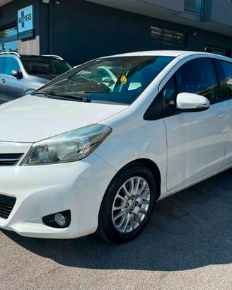 Toyota Yaris 1.4 d-4d Lounge s CL 5p