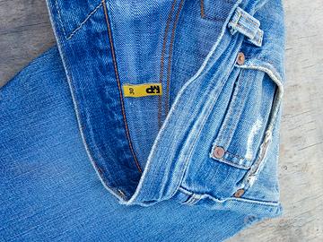 abbigliamento pantaloni 