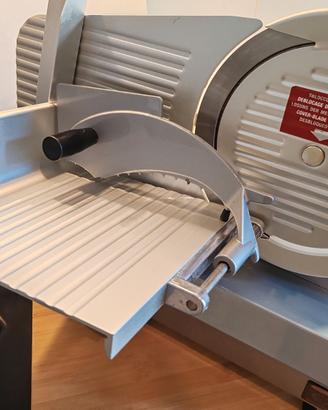 affettatrice semiautomatica