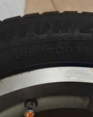 Gomme nuove + cerchi in lega 