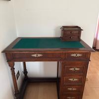 Scrivania d’epoca in legno