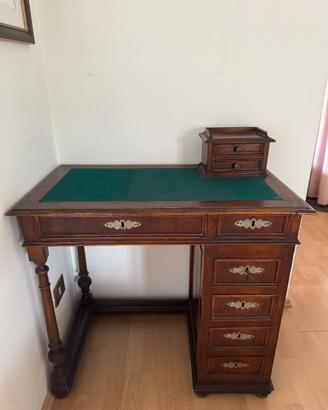 Scrivania d’epoca in legno