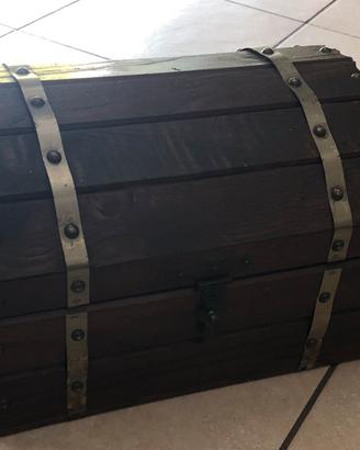 Baule forziere in legno