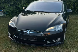Tesla S85
