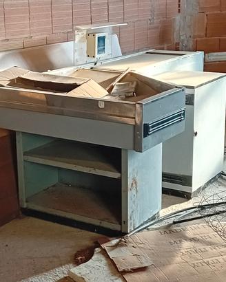 Banco cassa con rullo scorrevole